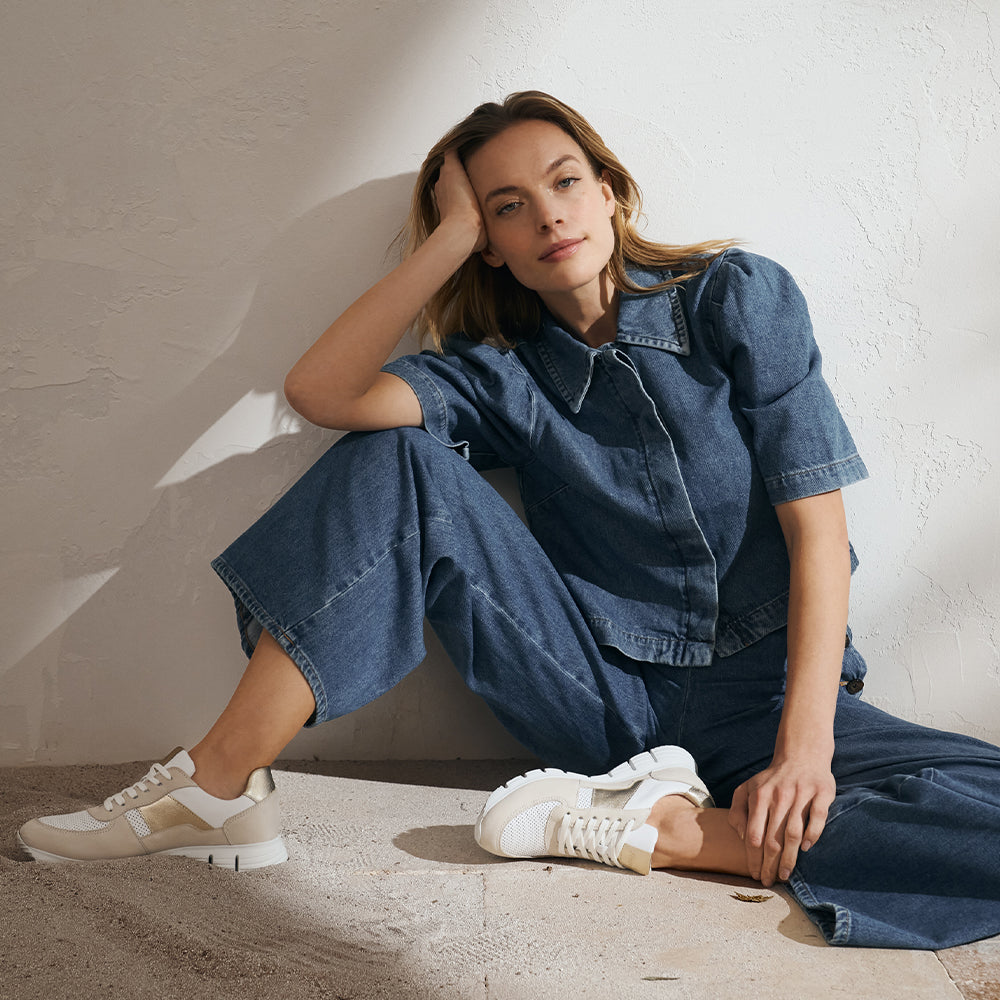 Shop Womens - image of woman wearing Mokrunner-D-007 trainers